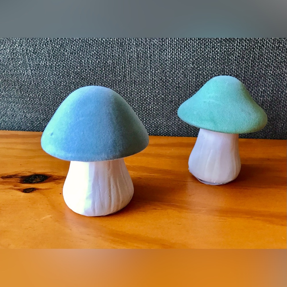 Mushroom Lot Light Detection Nite Lite Night Light & Felted Ceramic Toadstools - Picture 14 of 16